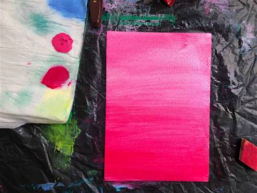 How to blend acrylic paint with a sponge