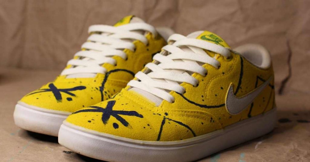 Can you use acrylic paint on Nike shoes