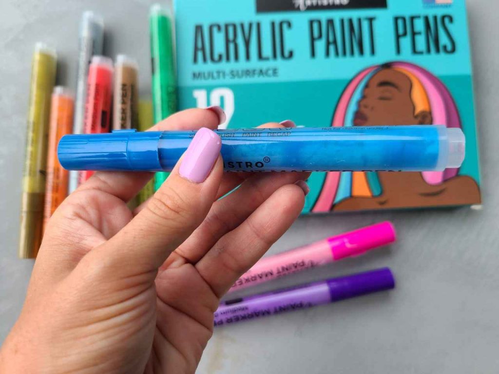 Artistro Acrylic Brush Marker Review. #artsupplies #brushmarkers #voic